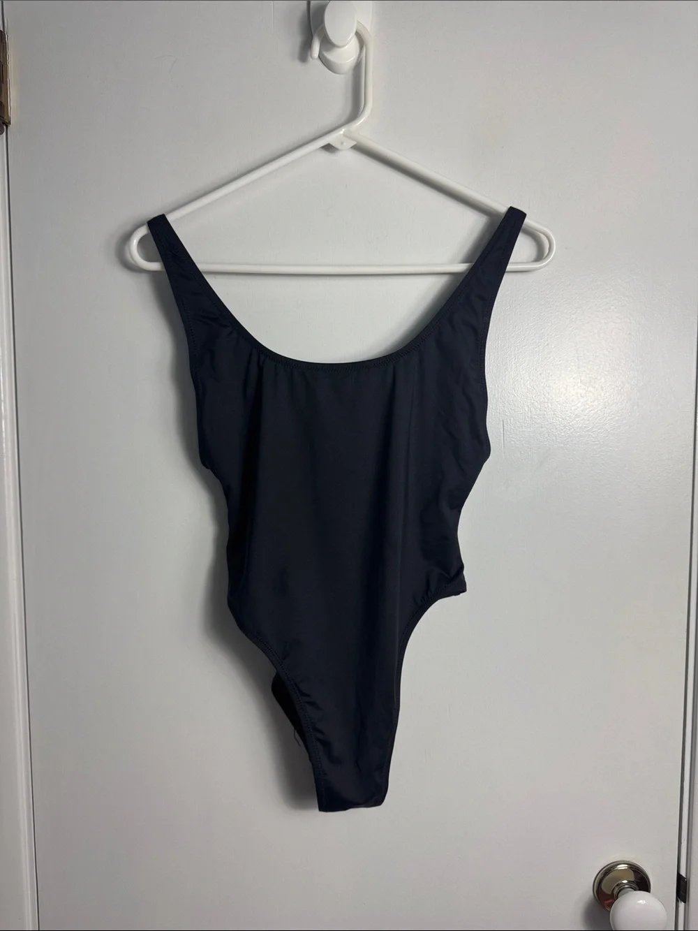 NWT Skims Recycled Swim Scoop Neck One piece Swimsuit Size Medium Black